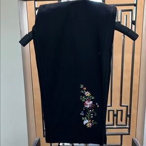 Black Leggings with Floral Embroidery